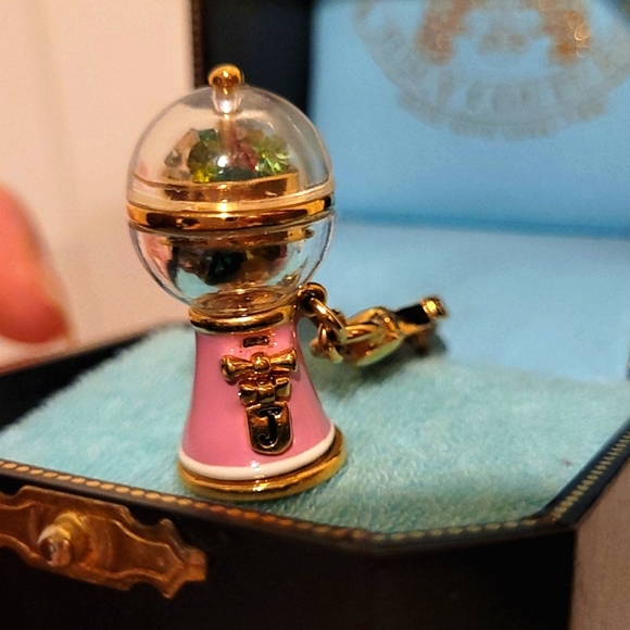 JUICY COUTURE PINK BUBBLE GUM MACHINE CHARM - Picture 2 of 9